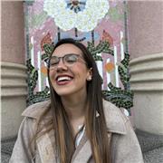 Soy Ana, soy española nativa y me gustaría dar lecciones a gente que les interese el español de una forma divertida y única.